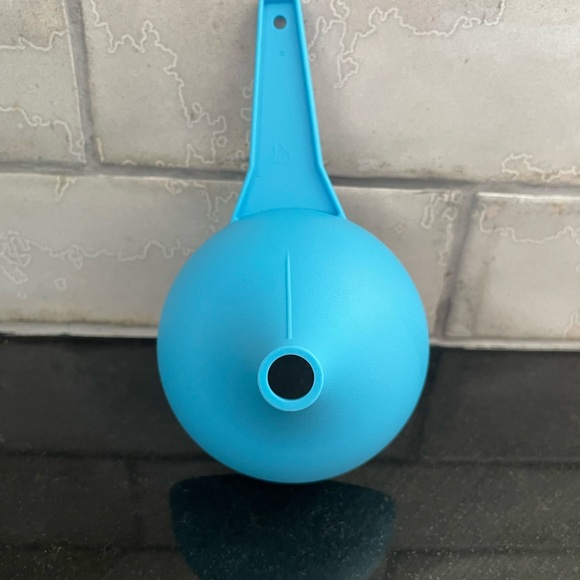 Tupperware Blue Funnel - Picture 3 of 9